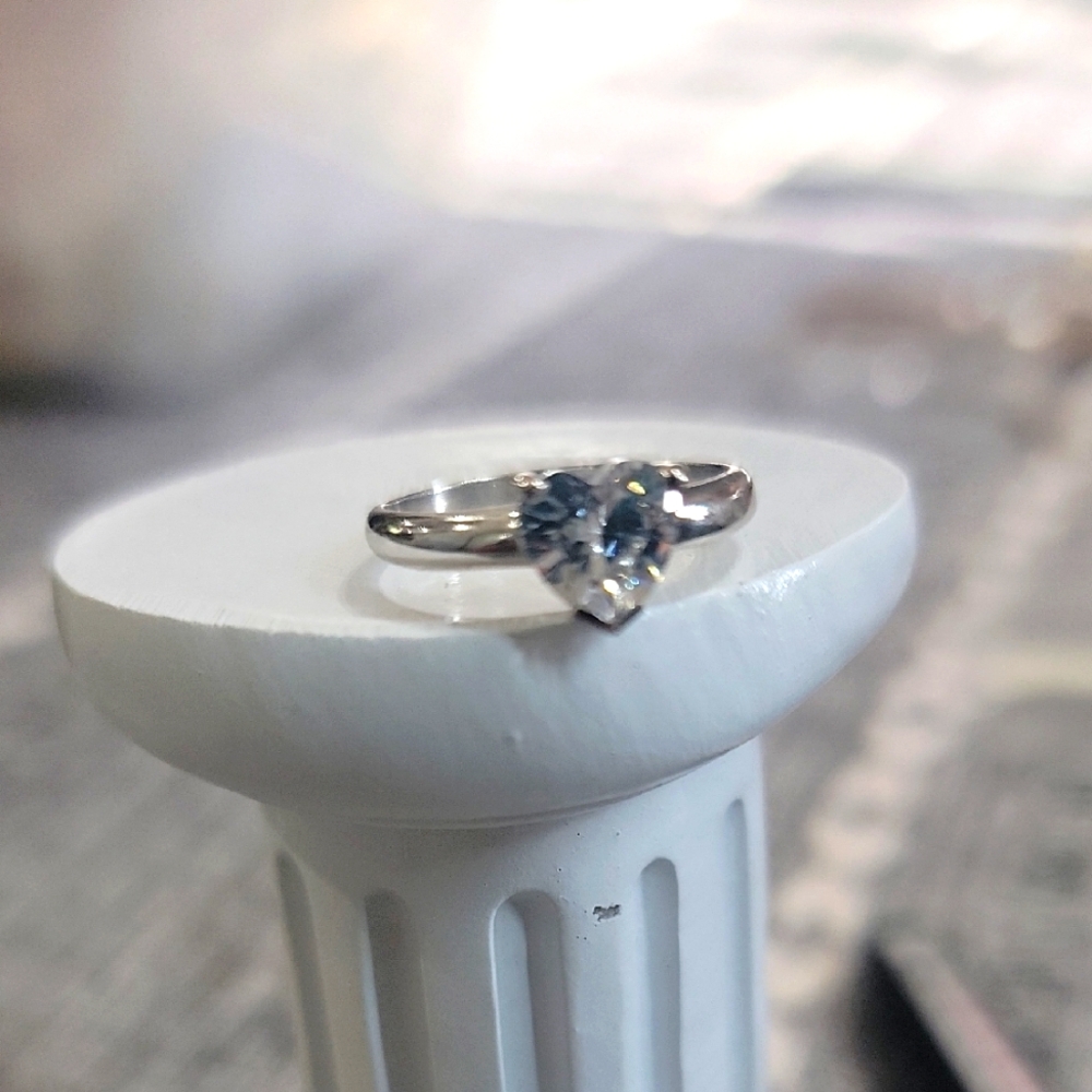 Silver 925 Heart-Shaped Women's Ring Size 6.5
